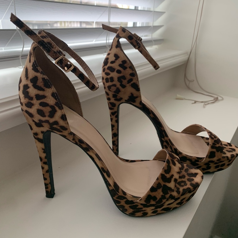 Heart in D Leopard Print High Heels